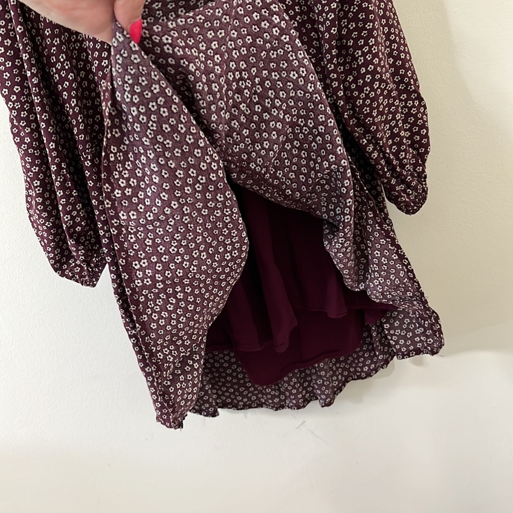 Paige Carmine Cold Shoulder Wine Tasting Ditsy Boho Floral Dress Size Medium - Picture 10 of 10